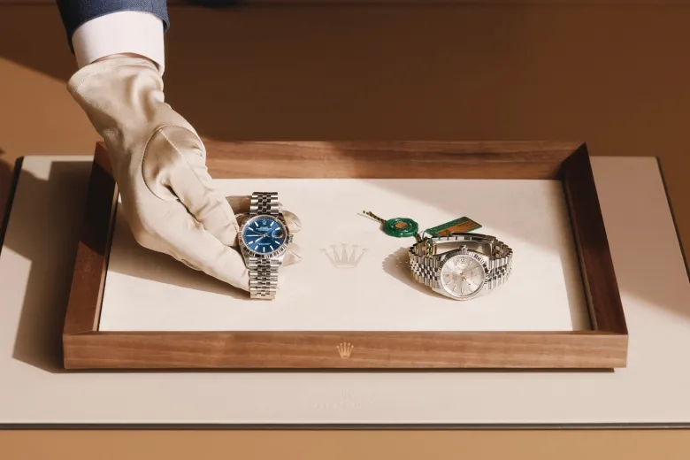 Contatta Monetti, rivenditore Rolex a Napoli