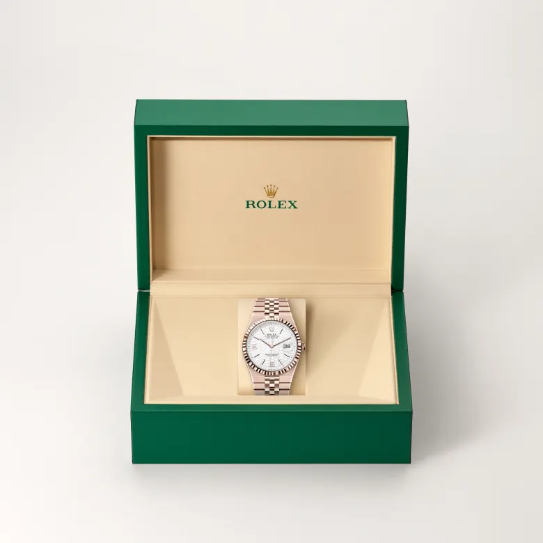 rolex M127335-0001   - Il quadrante bianco intenso