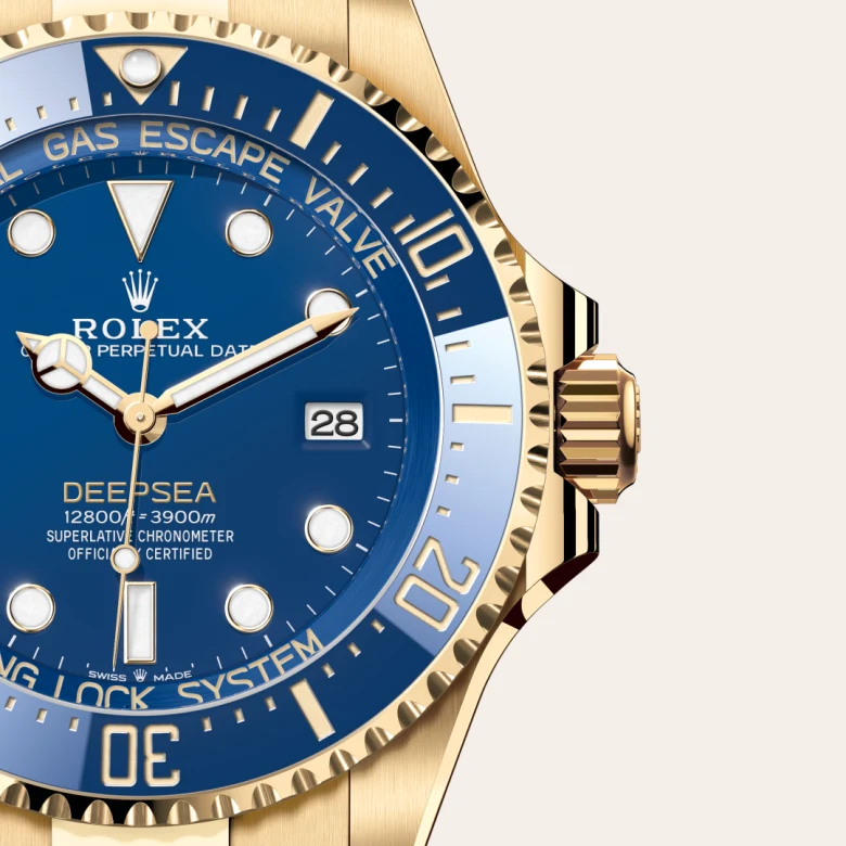 rolex M136668LB-0001   - La lunetta in ceramica e l’indicazione luminescente