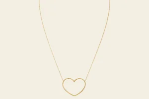 Collana con cuore a filo in canna vuota