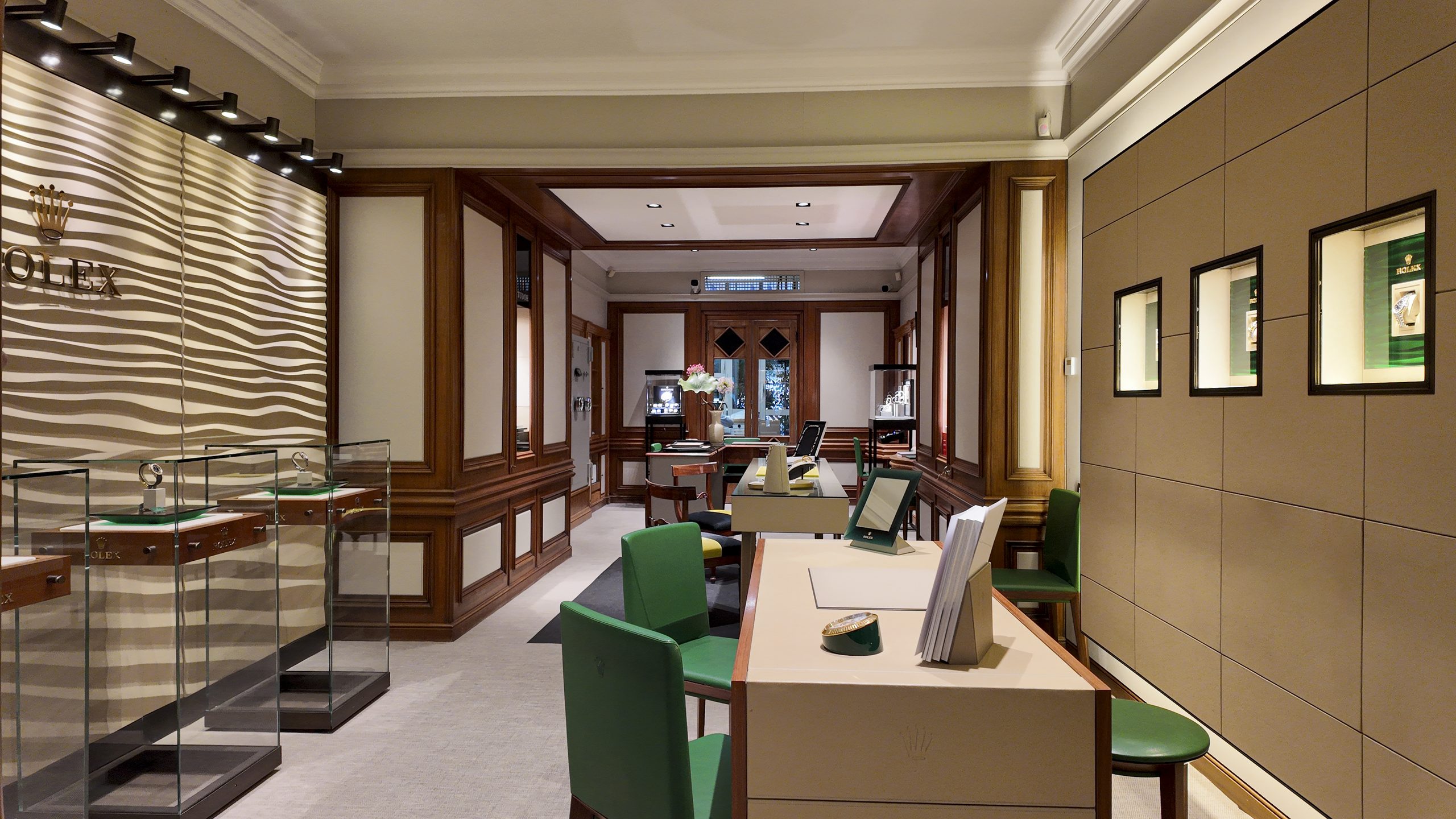 Monetti Via Santa Brigida - interno boutique Rolex